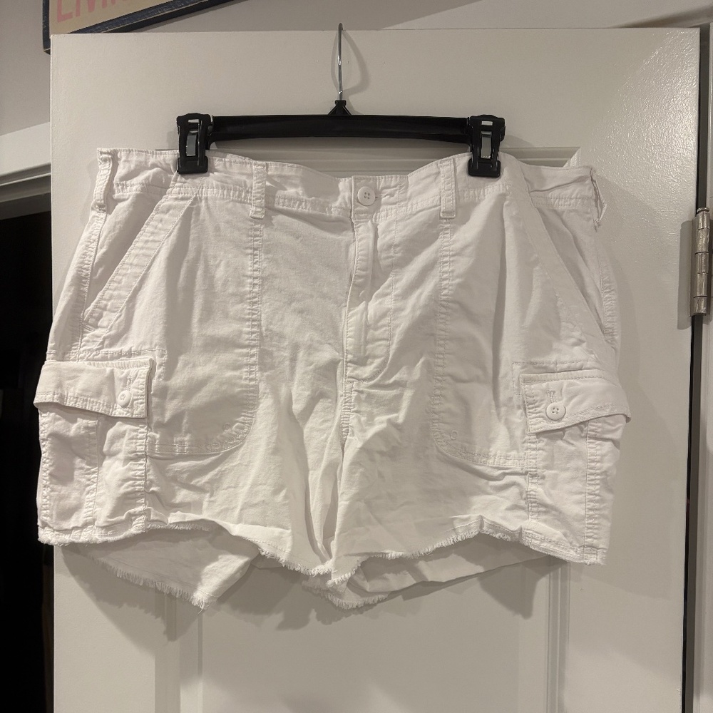 American Eagle White Shorts